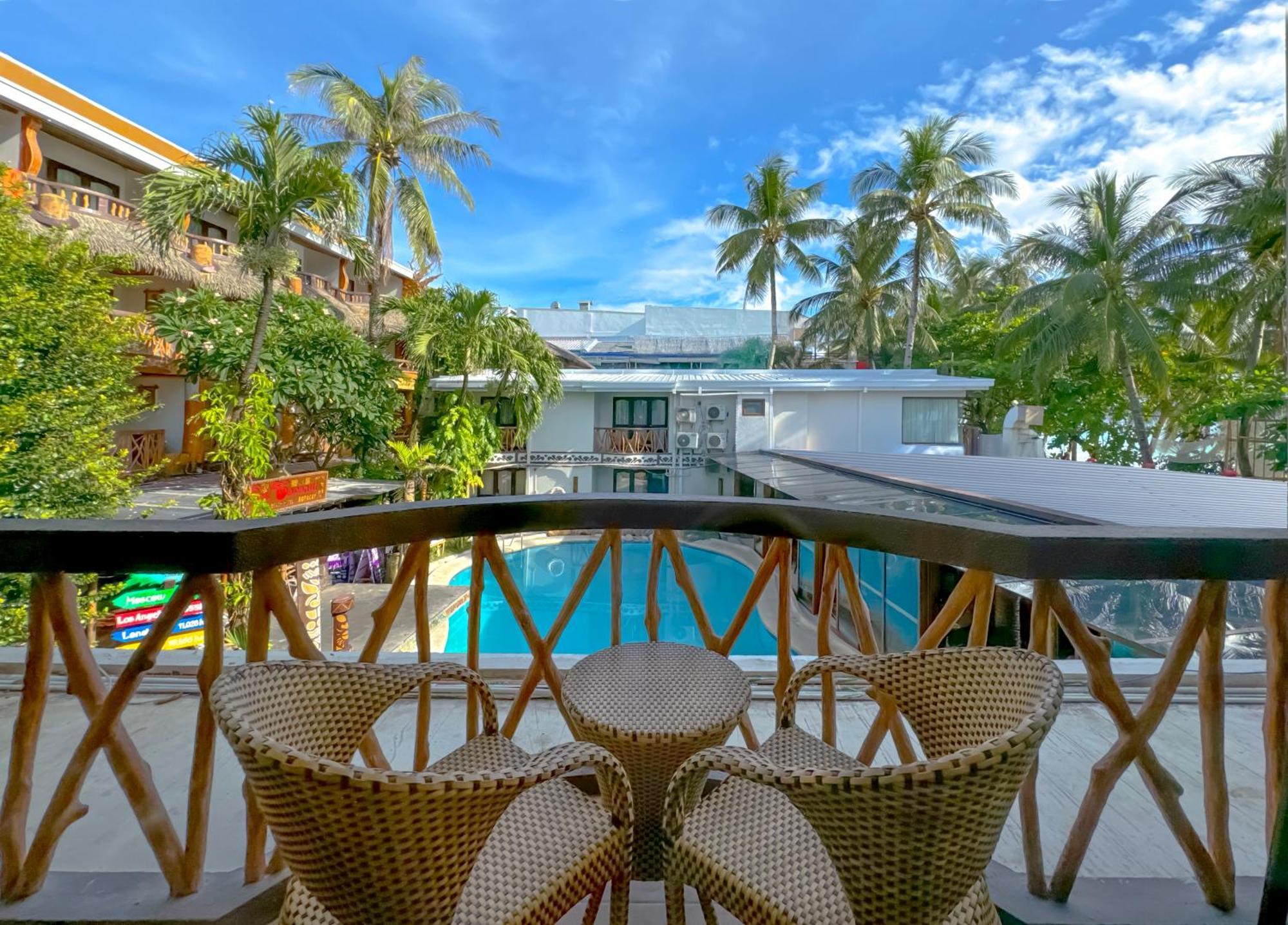 Red Coconut Beach Hotel Boracay Balabag  Exterior foto